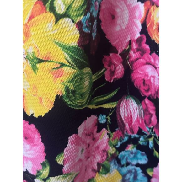 KTOO - Summer Flower Pencil Skirt - Size Small - Picture 2 of 3